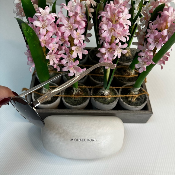 Michael Kors Blair I sunglasses in very condition small scratch - Picture 3 of 8